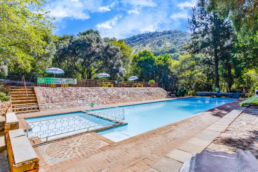 15 Bedroom Property for Sale in Hekpoort North West